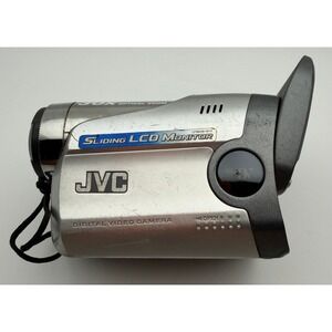 JVC GR-DA30U Digital Video Camera MiniDV Camcorder 30x Optical Zoom Silver